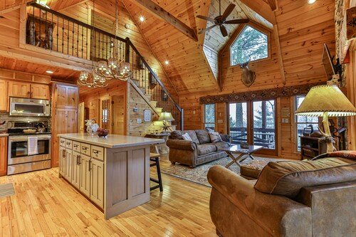 Best Blue Ridge Location: Cozy Cabin w/ Hot Tub, Fire Pit & Games