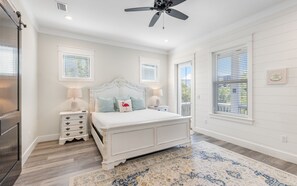 4 dormitoris, planxa i posts de planxar, wifi i roba de llit 