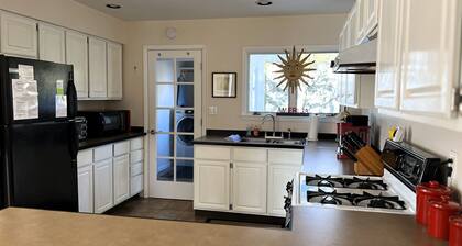 Suttons Bay-3 chambres dans le village. Aller en ville