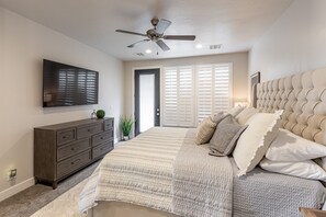 4 bedrooms, desk, iron/ironing board, free WiFi