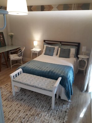 1 quarto, escrivaninha, ferros/tábuas de passar roupa, Wi-Fi