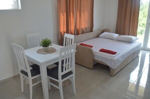 1 bedroom, WiFi, bed sheets