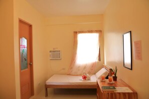 Triple Room with Private Bathroom | Free WiFi, bed sheets