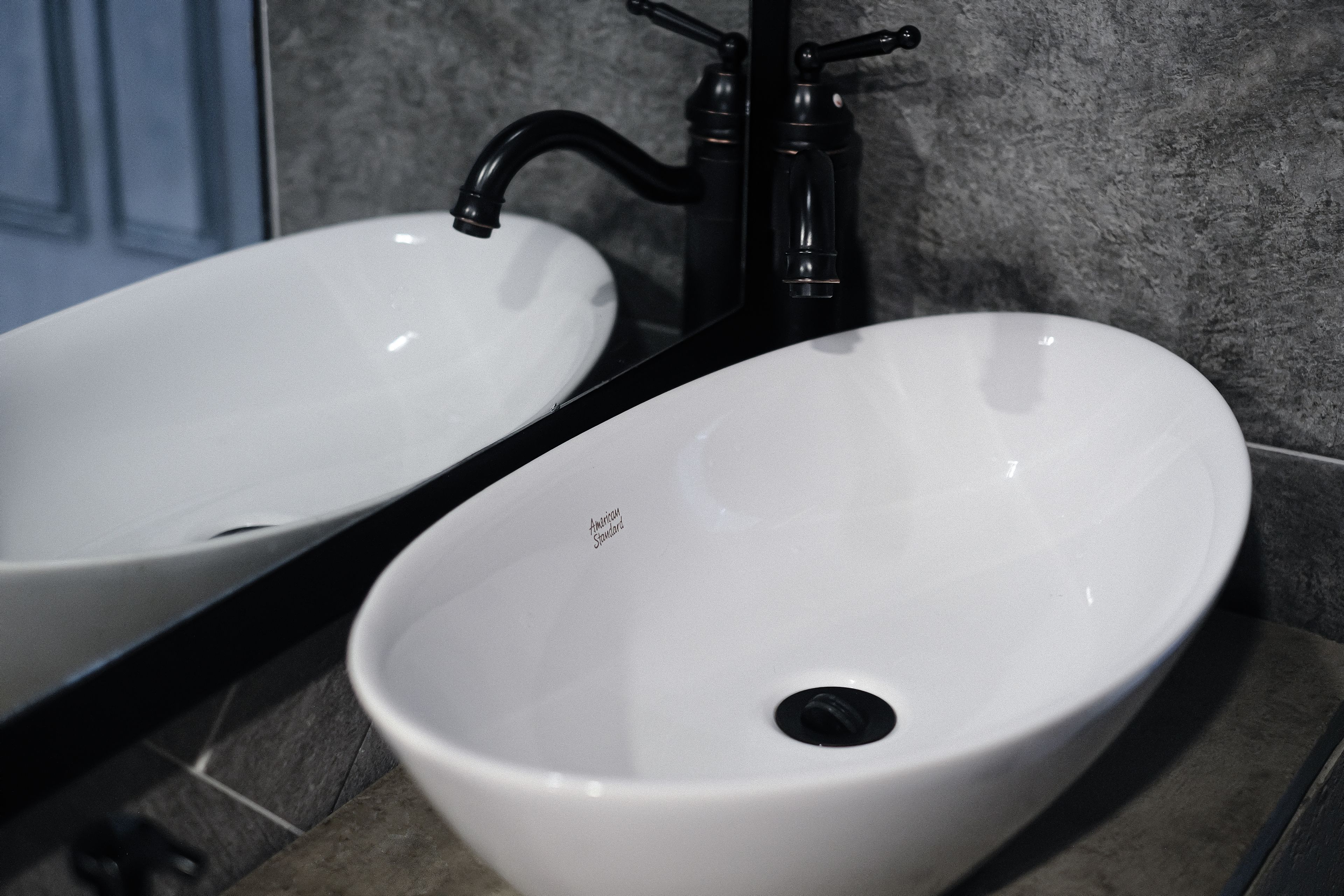 room random assignment (4 person room) | bathroom sink