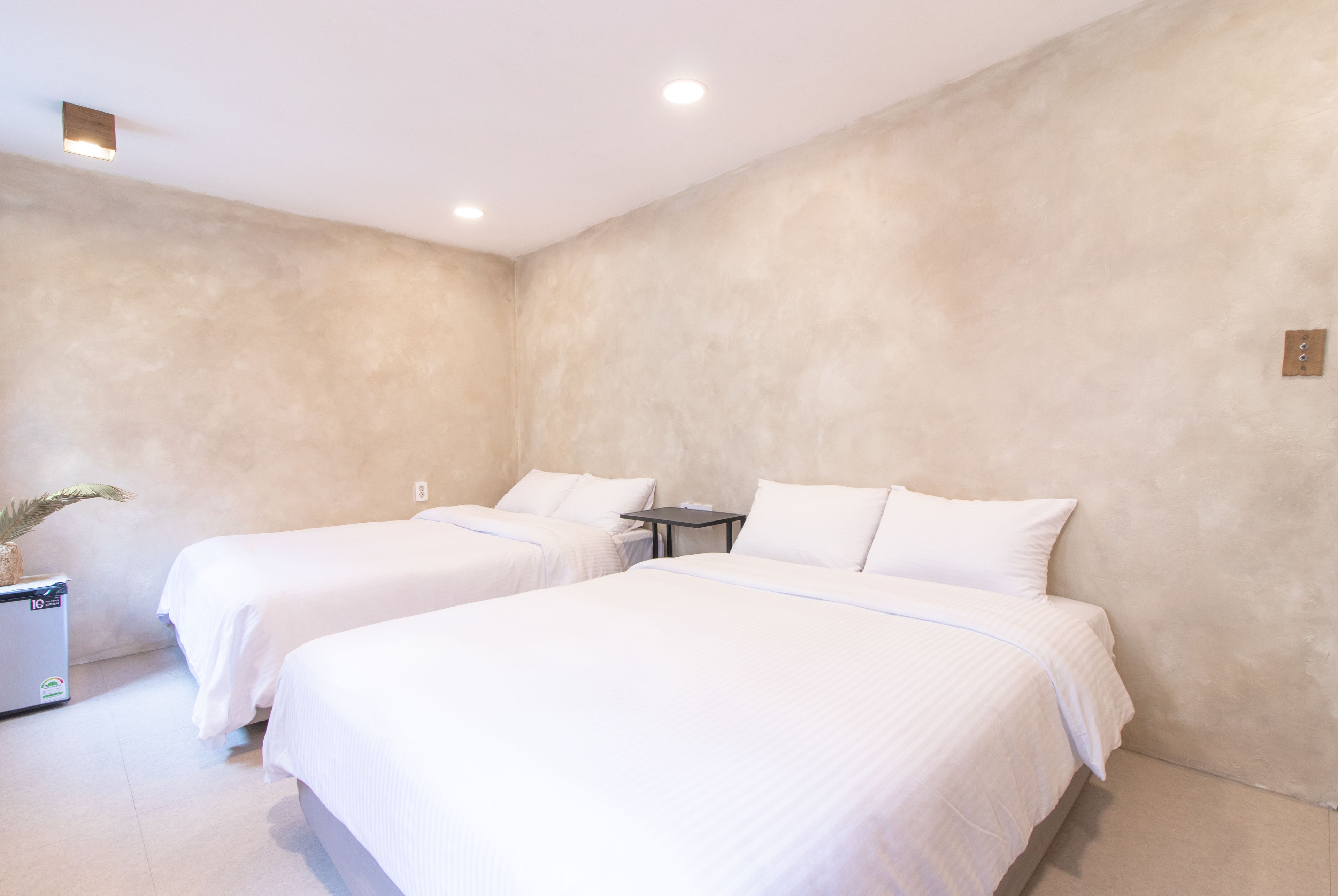 room random assignment (4 person room) | free wifi, bed sheets