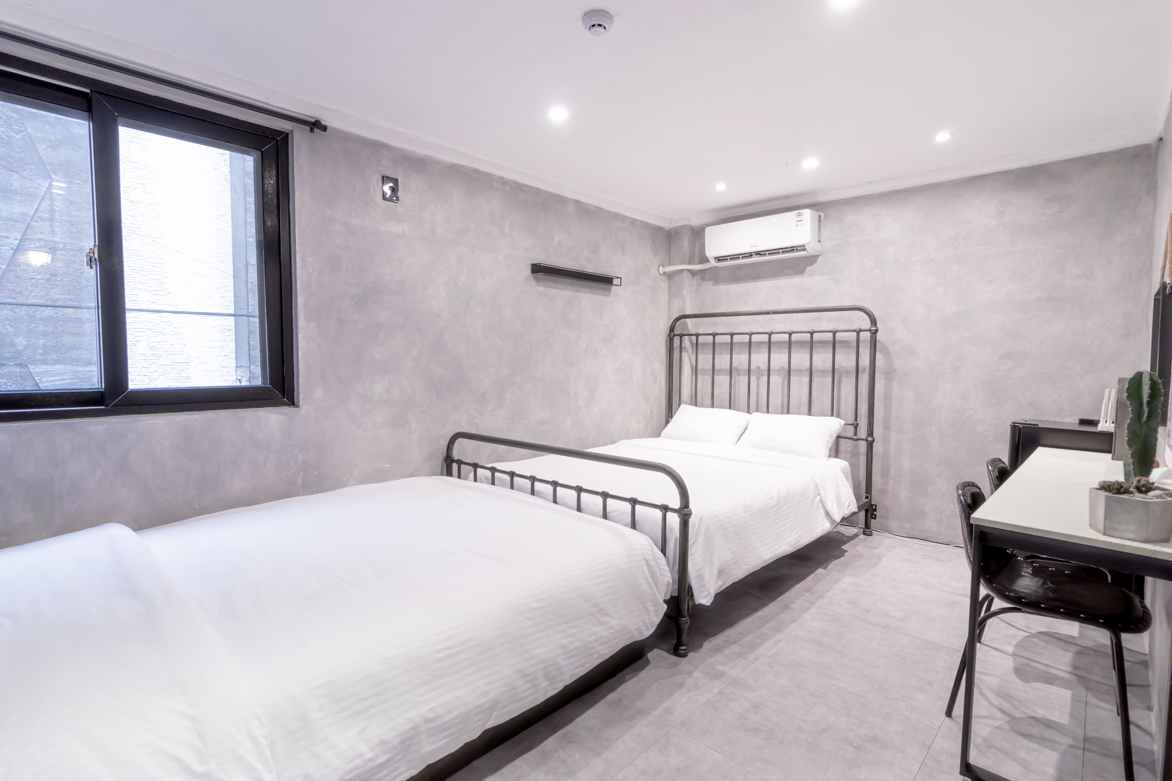 room random assignment (4 person room) | free wifi, bed sheets