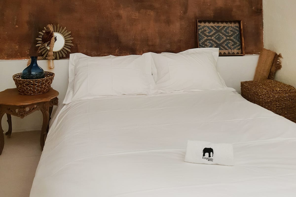 Room random assignment (2 Person Room) | Wifi gratis y ropa de cama