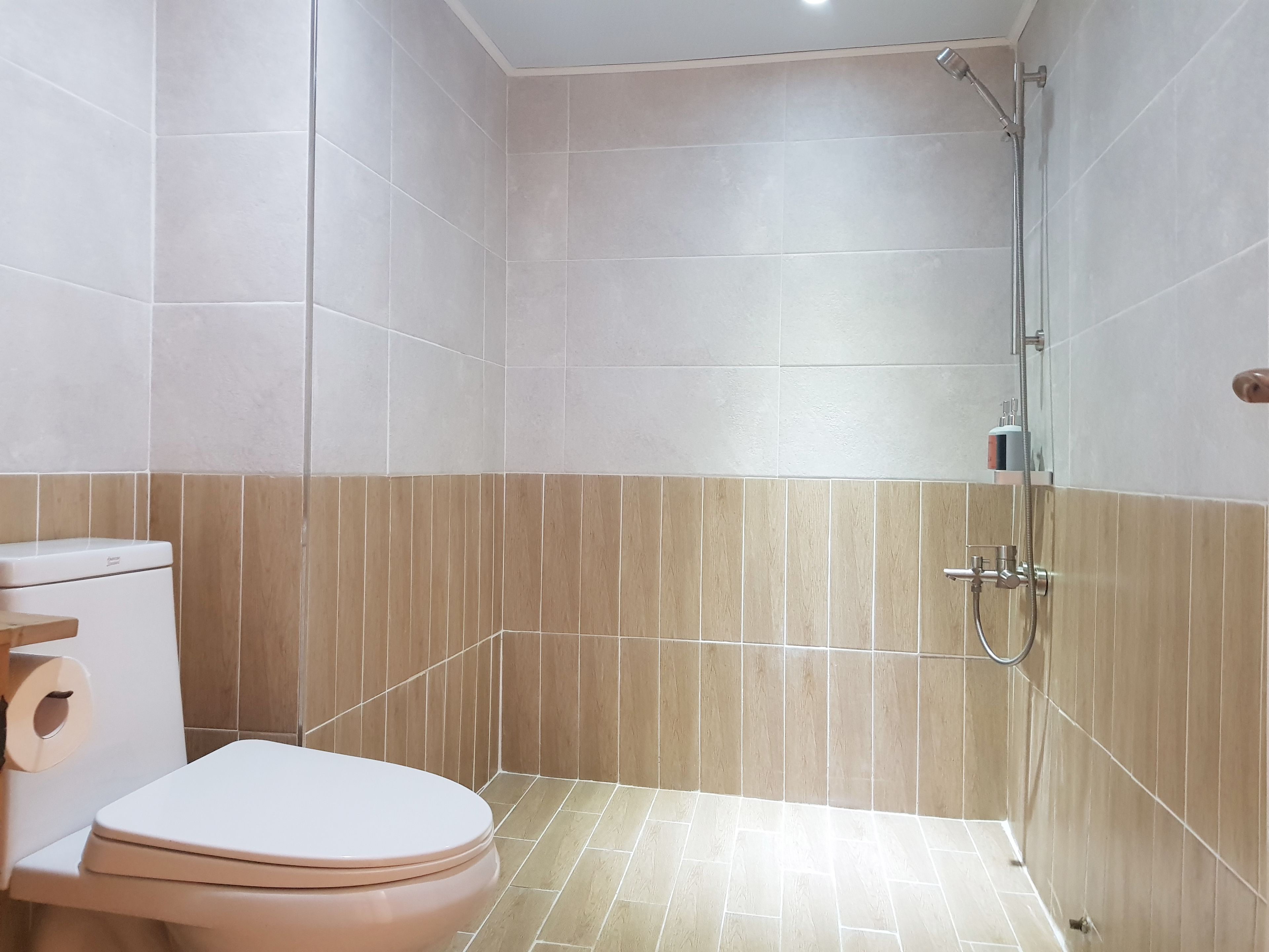 room random assignment (2 person room) | bathroom | shower, free toiletries, hair dryer, towels