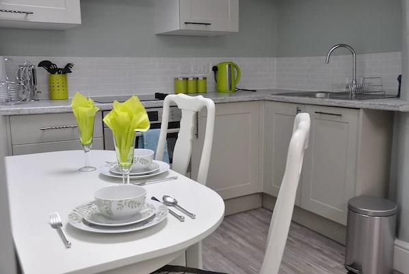 Appartement | Repas dans la chambre