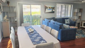 TV - Seachange  by Book Jervis Bay-  water views and outdoor entertaining area - Free Wifi, Pet Friendly (Vincentia)