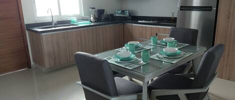 雪櫃、微波爐、爐具、咖啡機/沖茶器