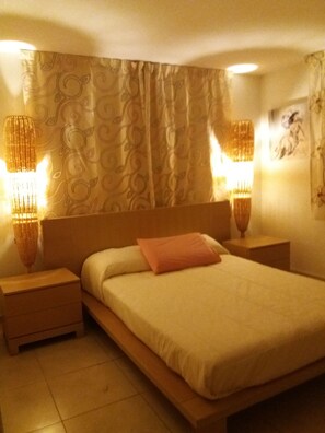 1 bedroom, iron/ironing board, WiFi, bed sheets - Home Sweet Home holiday house (Paphos)