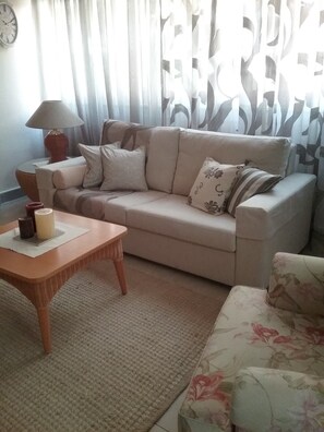 TV - Home Sweet Home holiday house (Paphos)