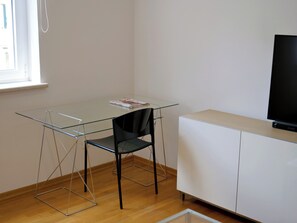 Appartement Confort, 1 chambre | Coin séjour | Télévision à écran plat