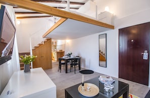 Studio (Duplex) | Living area | Flat-screen TV