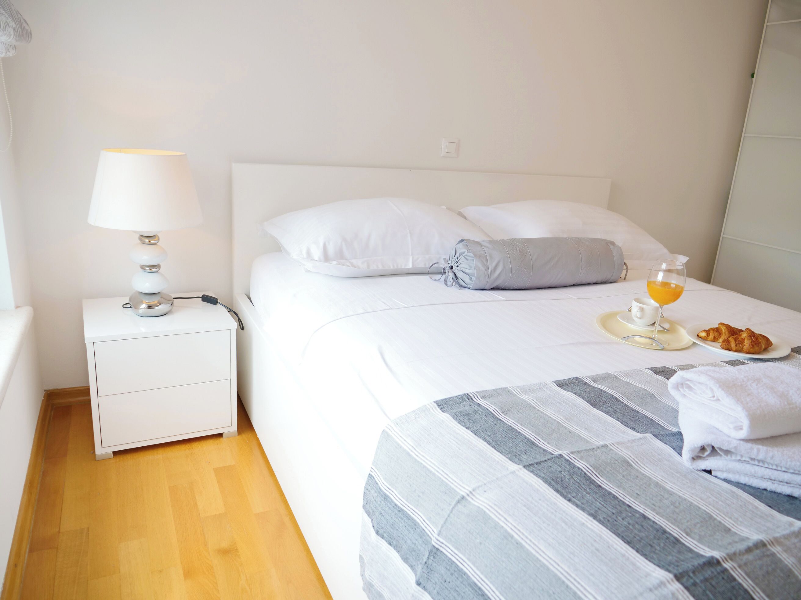 Comfort Apartment, 1 Bedroom | Desk, iron/ironing board, free cribs/infant beds, travel crib