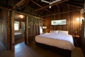1 bedroom, iron/ironing board, WiFi, bed sheets - Historic Miners Cottage on Howqua River (Howqua)