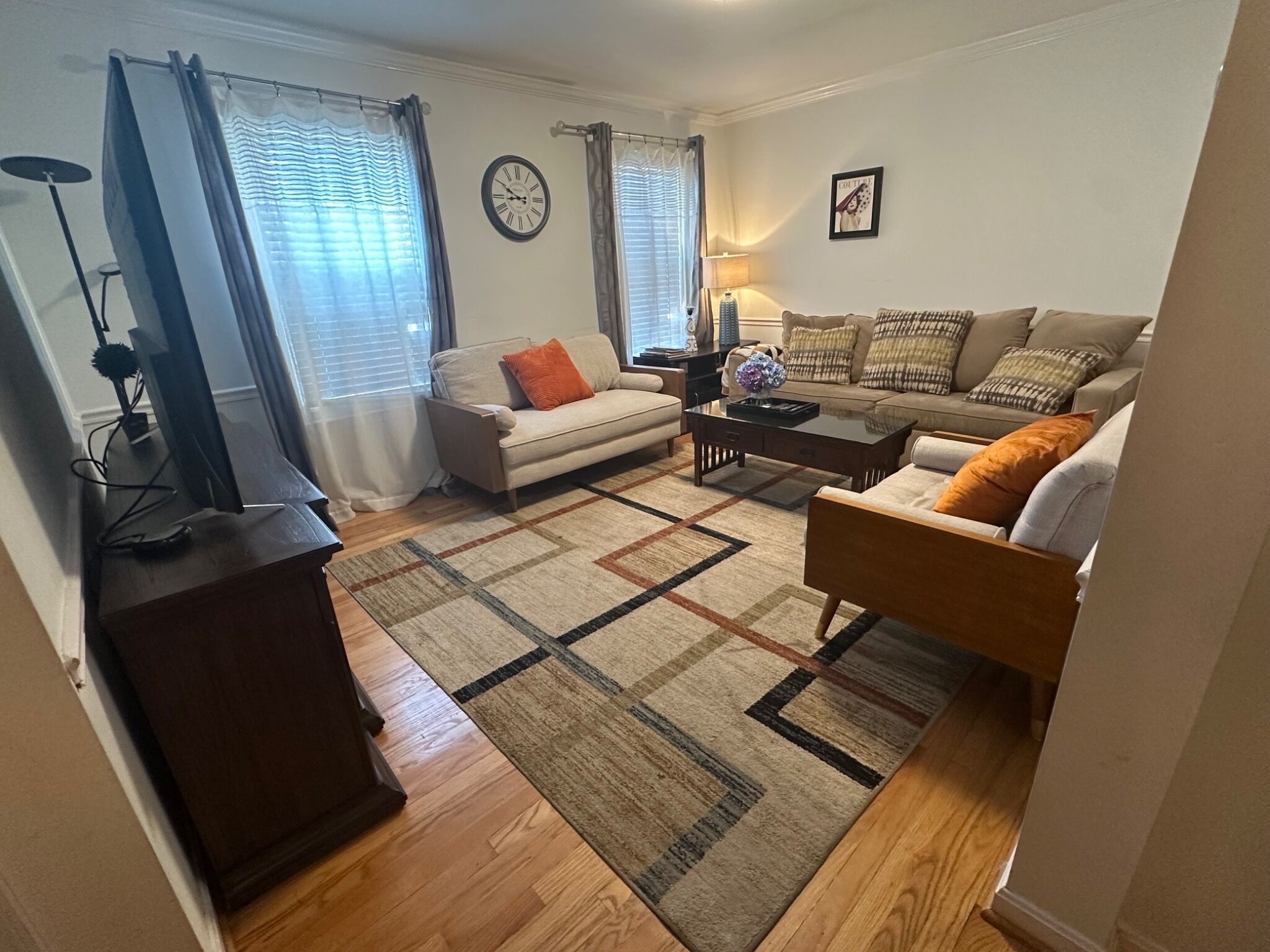 Smart TV, fireplace, books
