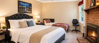 3.5 miles to Washington DC- Family Size Spacious 4BDR + Parking