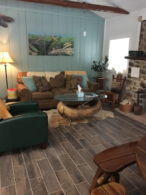 Smart TV, reproductor de DVD, libros y estéreo 