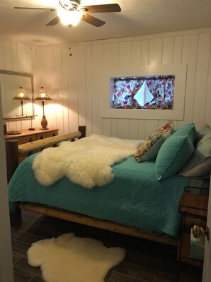 2 bedrooms, iron/ironing board, bed sheets