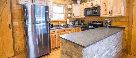 Køleskab, mikrobølgeovn, ovn, kogeplade