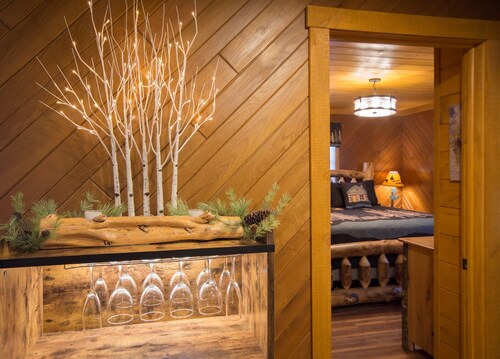 ✧ Mountain Mist- KING bed, game room, A/C - NO CLEANING FEE!