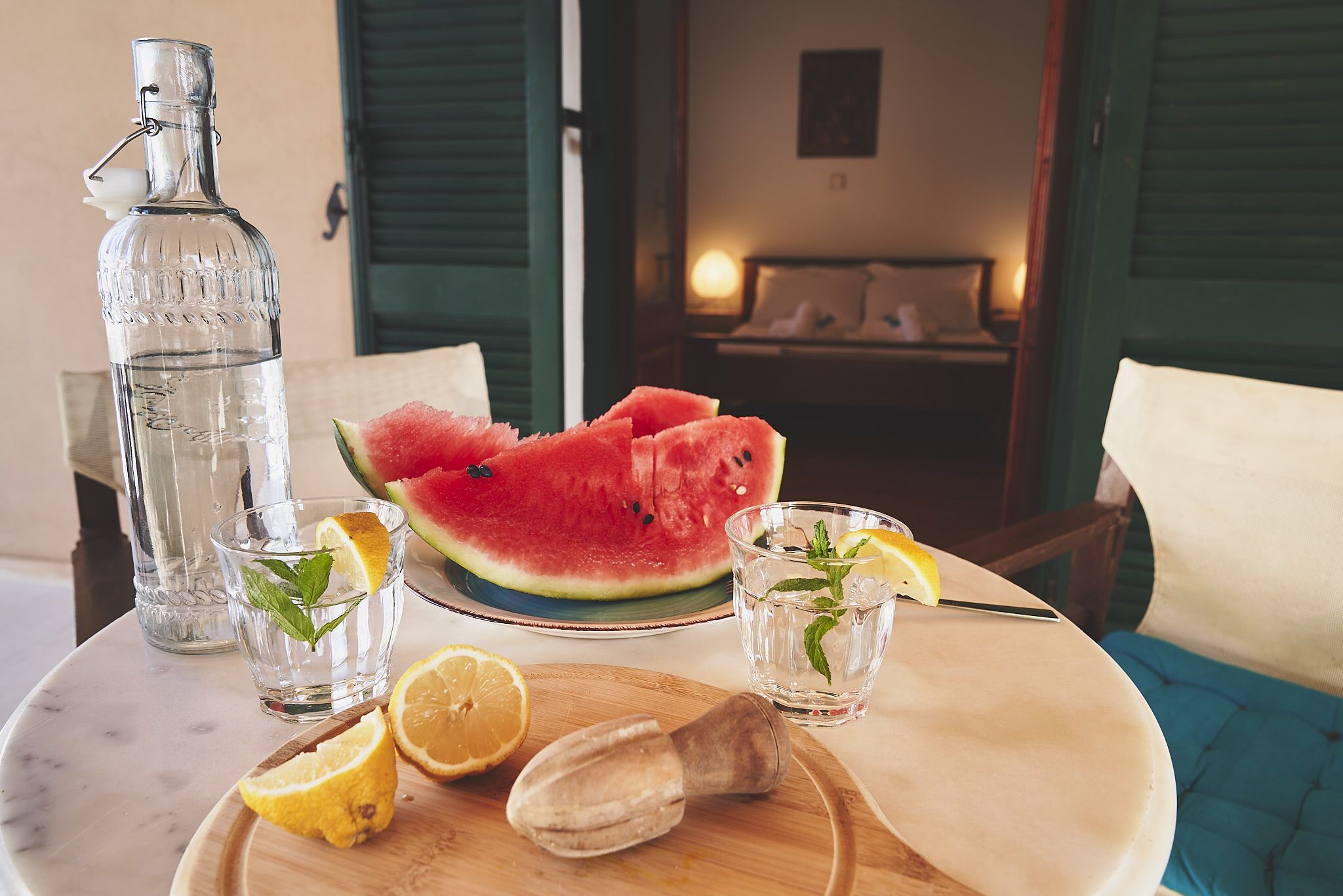 3 bedrooms, desk, WiFi, bed sheets
