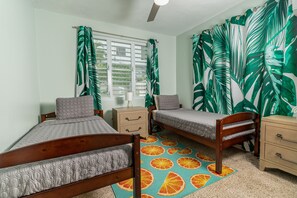 3 bedrooms, desk, iron/ironing board, travel crib
