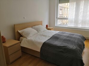 2 bedrooms, in-room safe, desk, soundproofing