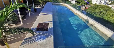 Außenpool, Pool auf dem Dach