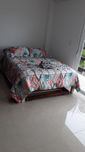 1 quarto, ferros/tábuas de passar roupa, Wi-Fi, roupa de cama