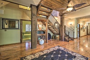Interior - Incredible Lake Arrowhead Home w/ Views & Decks! (Lake Arrowhead)