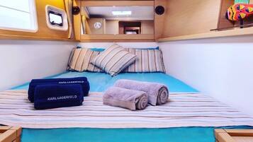 4 bedrooms, WiFi, bed sheets