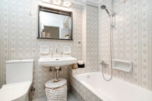 City Apartment | Bathroom - Apartment Athena next to the Acropolis (Athens)