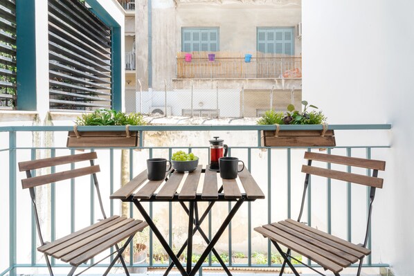 City Apartment | Balcony - Apartment Athena next to the Acropolis (Athens)