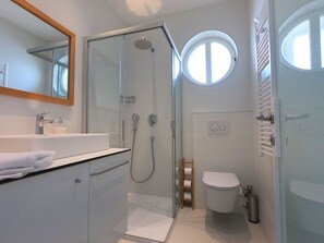 Apartment, 1 Bedroom | Bathroom | Shower, hair dryer, towels, soap - Lovely Getaway Split City Center (Split)