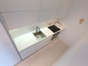 Appartement, 1 chambre | Cuisine privée | Réfrigérateur, un four, surface de cuisson, lave-vaisselle