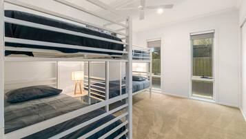 4 bedrooms, iron/ironing board, travel cot, Internet