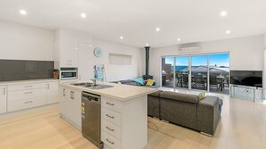 Interior - Swan Bay Views - sleeps 13 (SURF BEACH)