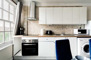 Family Apartment, Ensuite | Shared kitchen