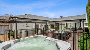 Outdoor dining - Darling Villa Biani in Sorrento with Spa (Sorrento)