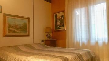 3 Schlafzimmer, Zimmersafe, Bügeleisen/Bügelbrett, WLAN