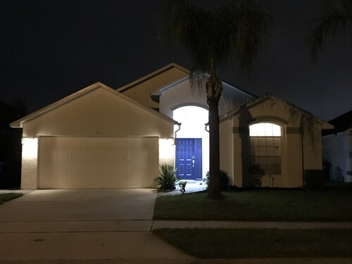 Sonderpreis für diese schöne Waterfront 3Bed / 2Bath Villa 15 min. zu Disney  