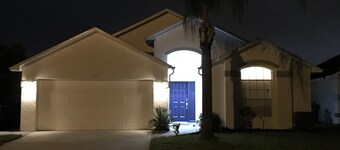 Renovated Waterfront 3Bd/2B Home 20min to Disney, Universal and Shops