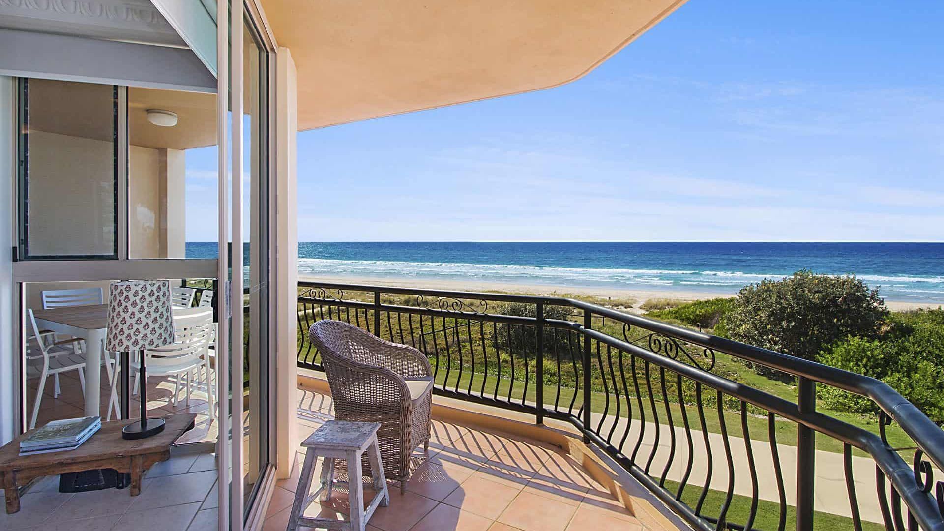 Casa Del Rey 4 - Absolute Beachfront Bilinga - Min 3. Night Stay! — image 4