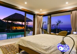 4 Schlafzimmer, Zimmersafe, Bügeleisen/Bügelbrett, WLAN