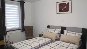 Comfort-Zimmer (2 - Shared Kitchen and Lounge)