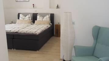 Kamar Comfort (1 - Shared Kitchen and Lounge) | 3 kamar tidur dan didekorasi berbeda-beda