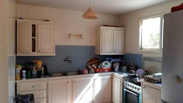 Comfort Villa | Private kitchen